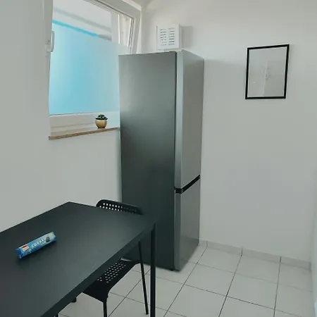Monteurwohnung Ferienwohnung Business Appartement Rechts Langenfeld Mönchengladbach Esterno foto