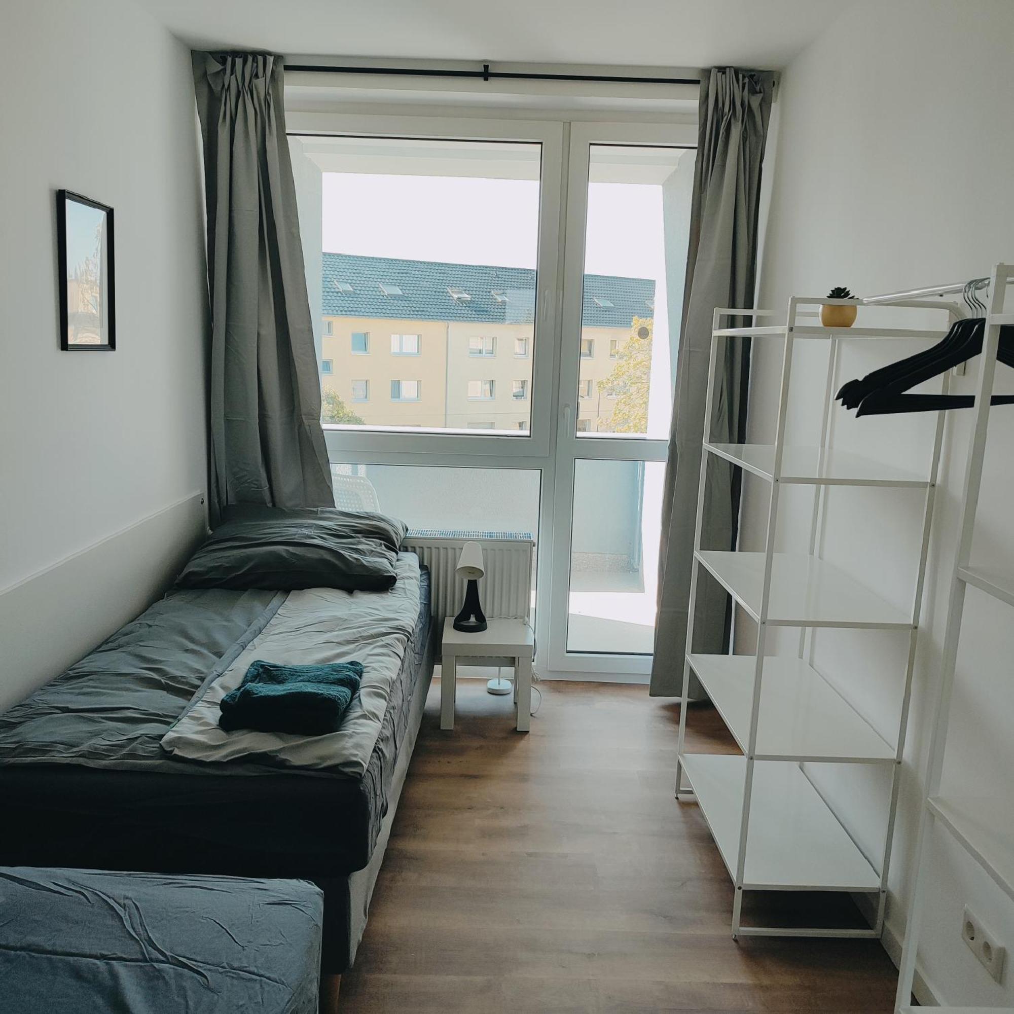 Monteurwohnung Business Rechts Langenfeld * Monchengladbach